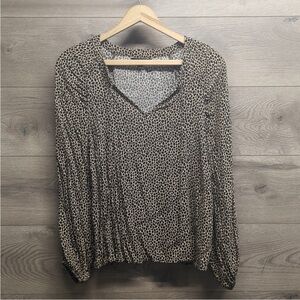 Banana Republic Cheetah Print V Neck
Blouse (L)